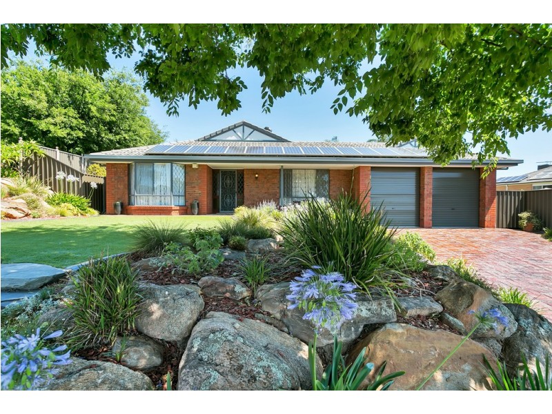 25 Trowbridge Circuit, Gulfview Heights SA 5096