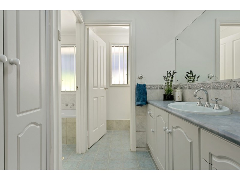 25 Trowbridge Circuit, Gulfview Heights SA 5096