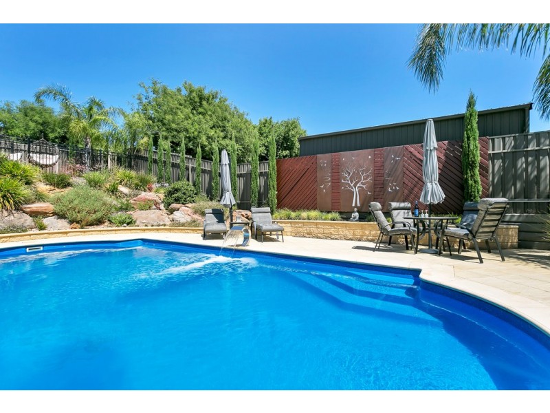 25 Trowbridge Circuit, Gulfview Heights SA 5096