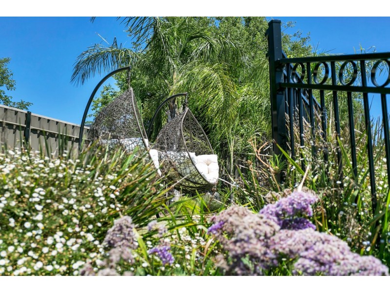 25 Trowbridge Circuit, Gulfview Heights SA 5096