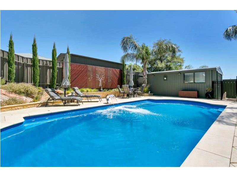 25 Trowbridge Circuit, Gulfview Heights SA 5096