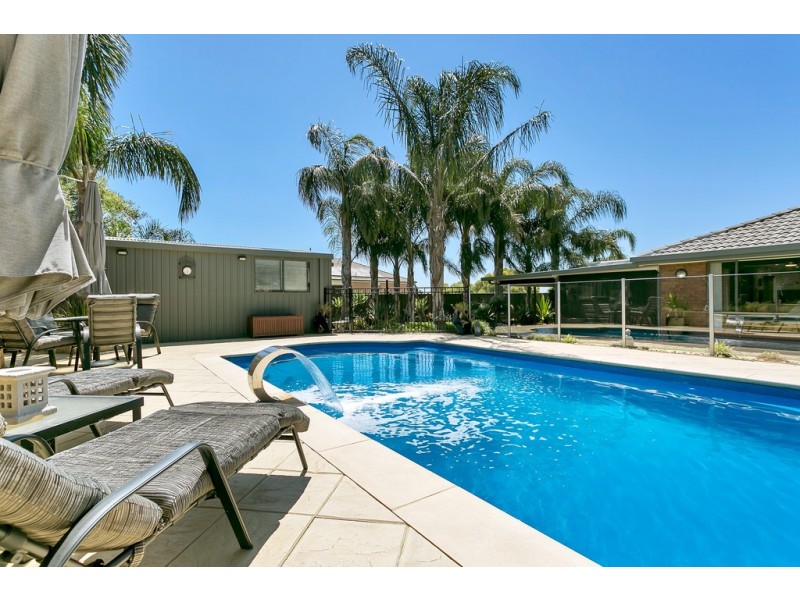 25 Trowbridge Circuit, Gulfview Heights SA 5096