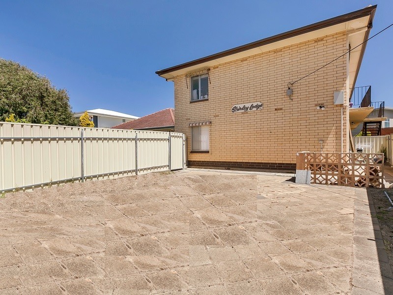 1/3 Shirley Crs, West Beach SA 5024