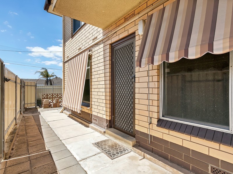 1/3 Shirley Crs, West Beach SA 5024