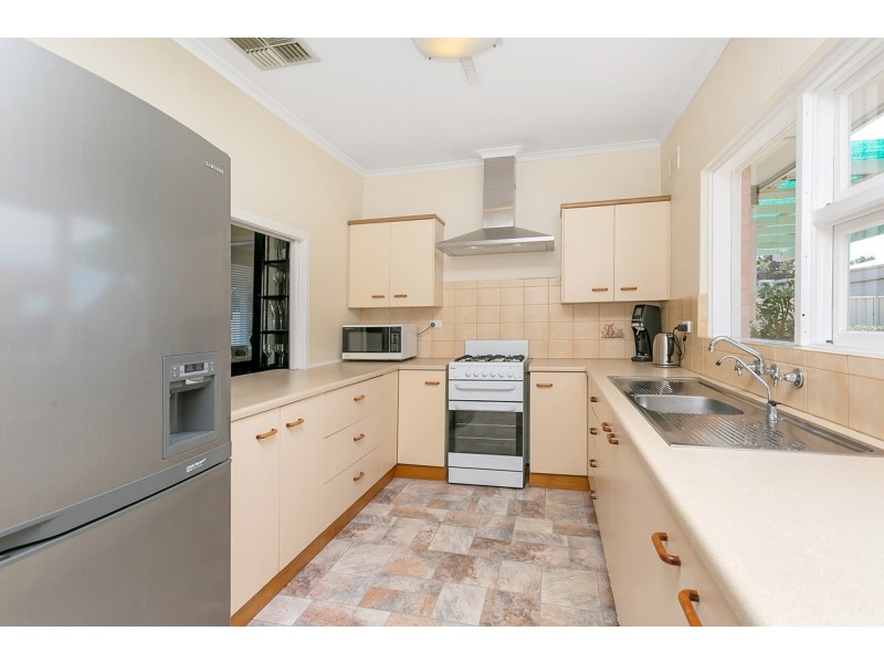 52 Riverside Drive, Fulham SA 5024