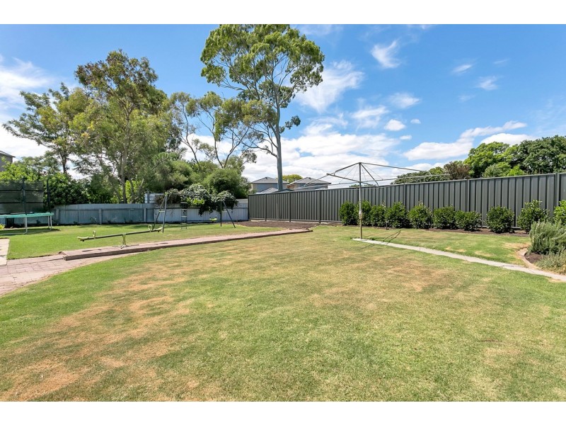 52 Riverside Drive, Fulham SA 5024