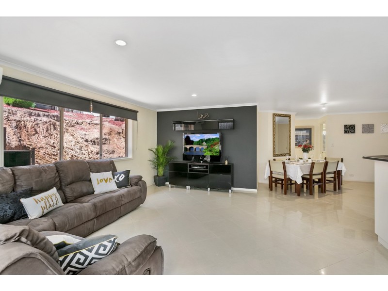 2B Romney Road, Happy Valley SA 5159