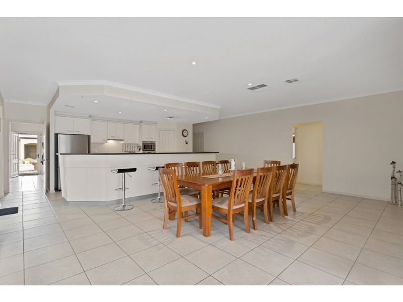 22 Brimpton Ave, Mawson Lakes SA 5095