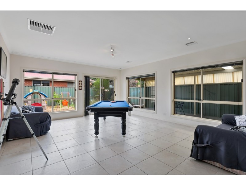 22 Brimpton Ave, Mawson Lakes SA 5095