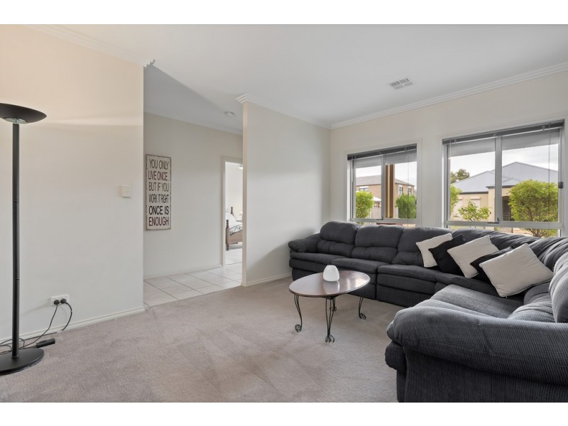 22 Brimpton Ave, Mawson Lakes SA 5095