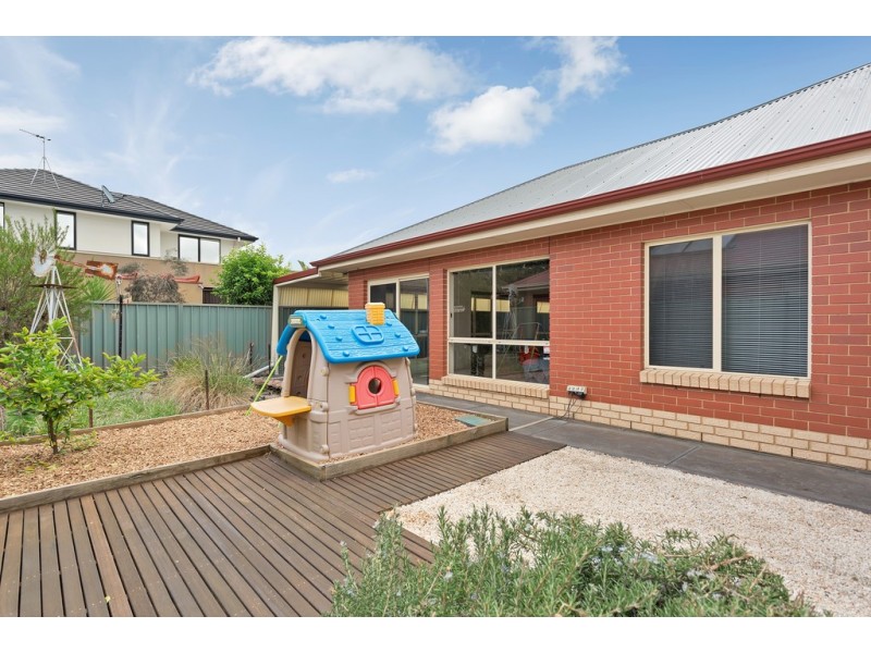 22 Brimpton Ave, Mawson Lakes SA 5095