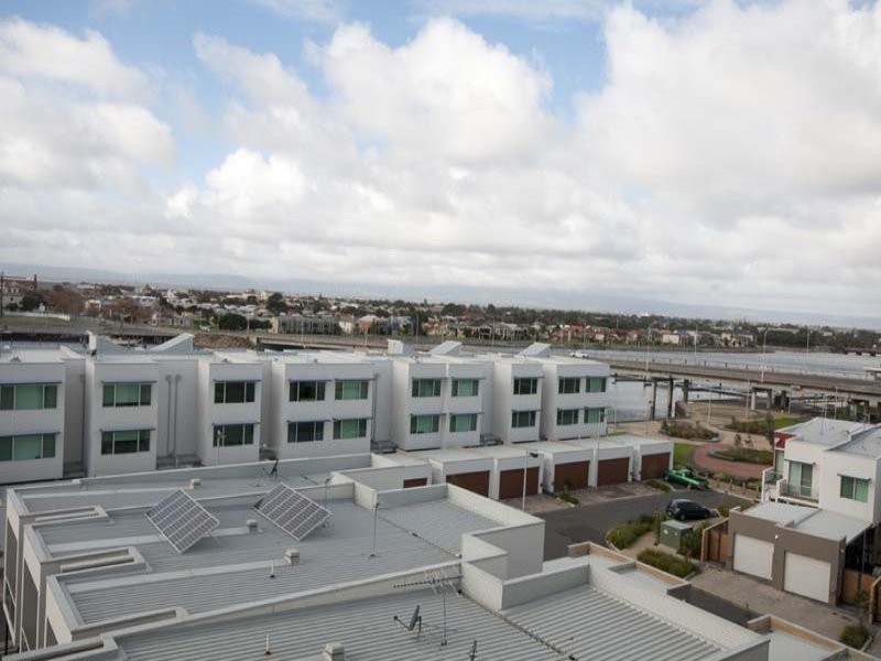 Apt 502/1 Tarni Court, New Port SA 5015