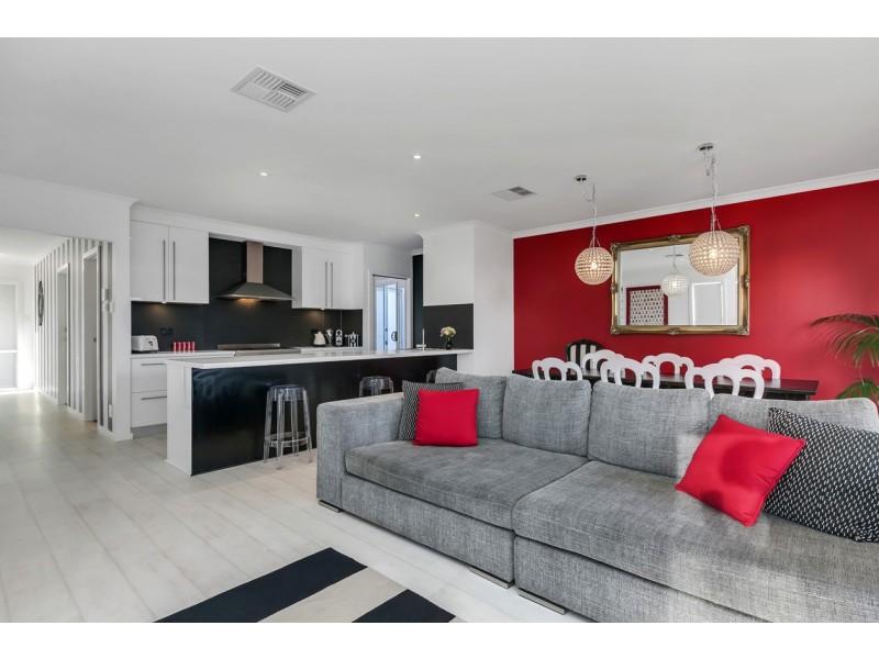 11A Tamarind Walk, Aberfoyle Park SA 5159