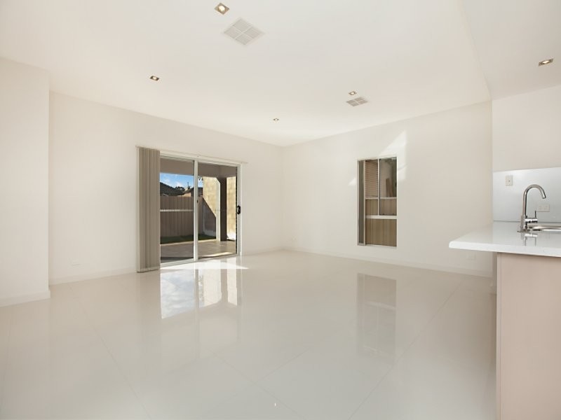 8A Lasscock Avenue, Findon SA 5023