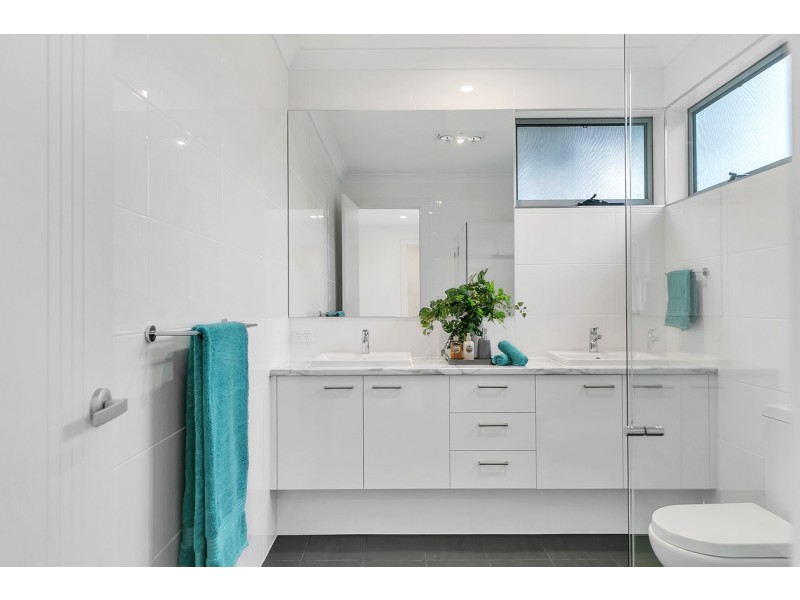 2, 25 Hollard Avenue, Grange SA 5022