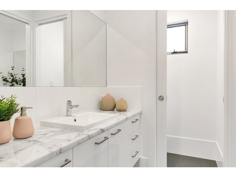 2, 25 Hollard Avenue, Grange SA 5022