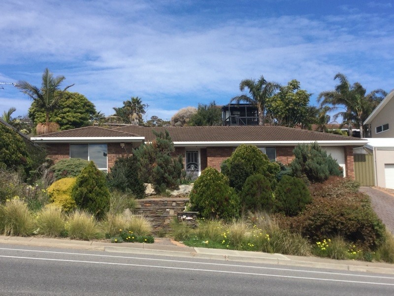 138 Perry Barr Rd, Hallett Cove SA 5158