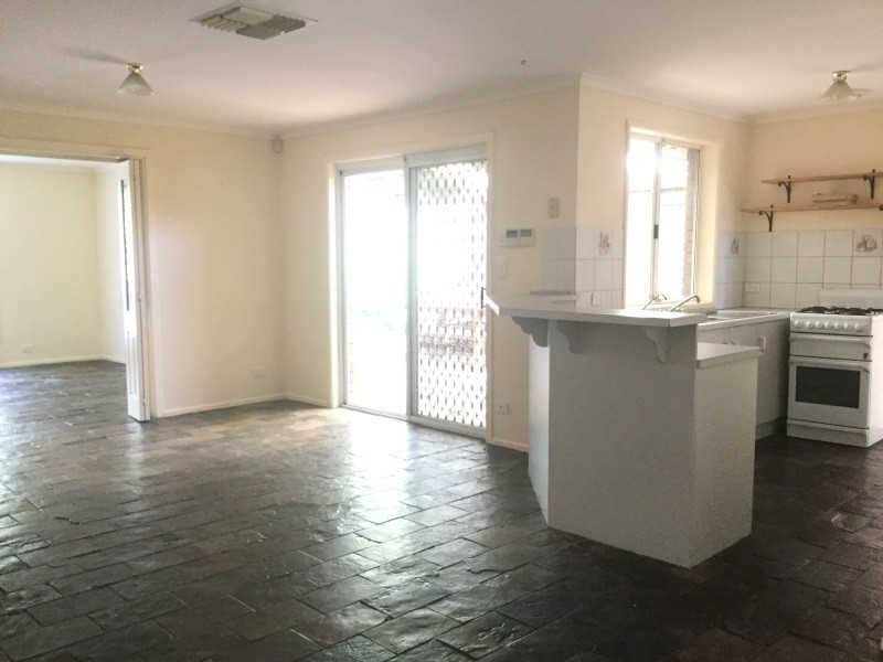 138 Perry Barr Rd, Hallett Cove SA 5158