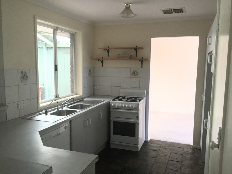 138 Perry Barr Rd, Hallett Cove SA 5158