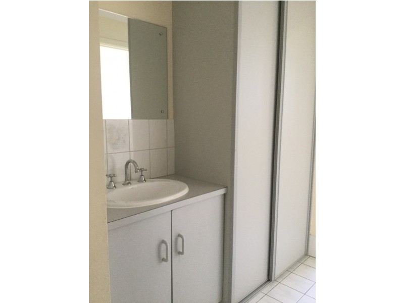 138 Perry Barr Rd, Hallett Cove SA 5158