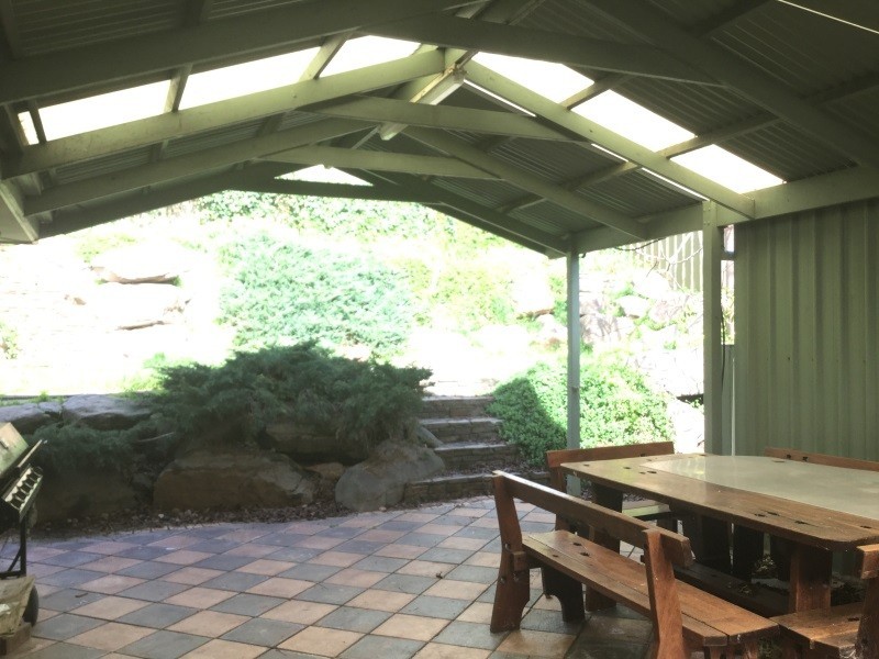138 Perry Barr Rd, Hallett Cove SA 5158