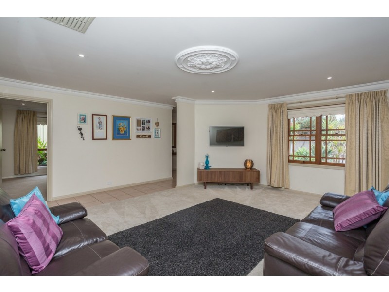2 Cobbler Drive, Greenwith SA 5125