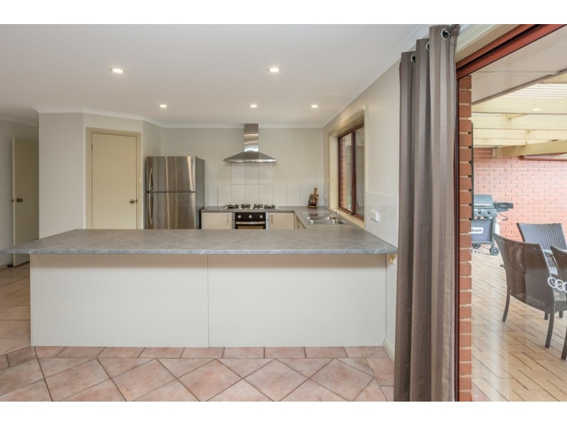 2 Cobbler Drive, Greenwith SA 5125