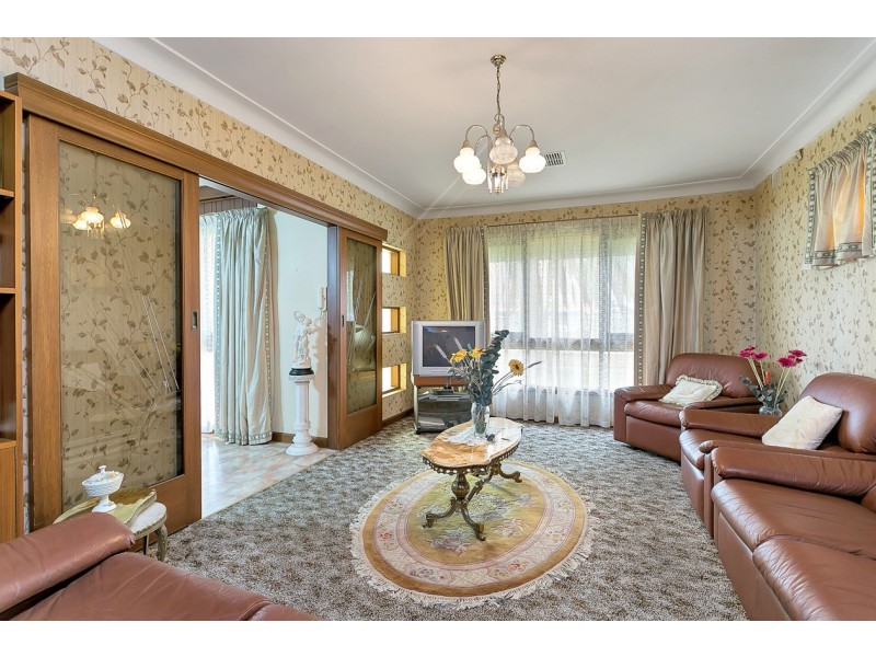 141 Trimmer Parade, Seaton SA 5023