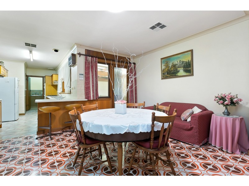 141 Trimmer Parade, Seaton SA 5023