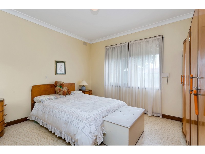 141 Trimmer Parade, Seaton SA 5023