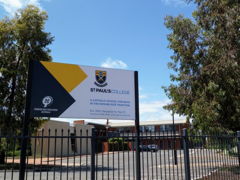 8 Spenfeld Court, Valley View SA 5093