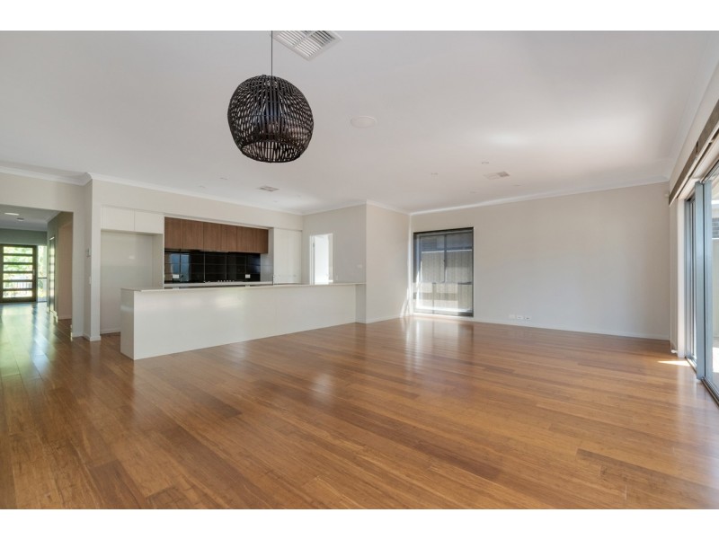 10 Greenslade Boulevard, Evanston South SA 5116