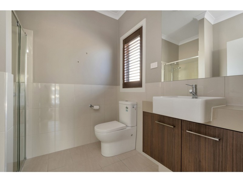 10 Greenslade Boulevard, Evanston South SA 5116