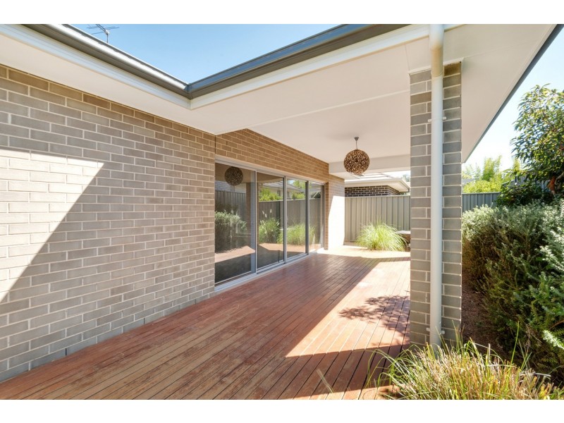 10 Greenslade Boulevard, Evanston South SA 5116