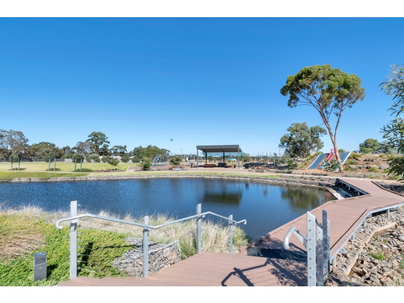 10 Greenslade Boulevard, Evanston South SA 5116