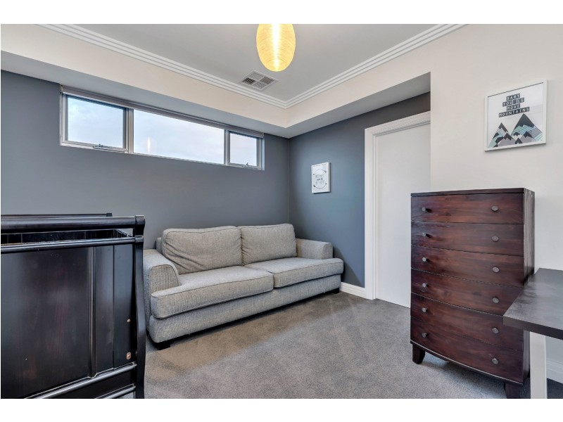 8 Keating Court, West Lakes Shore SA 5020