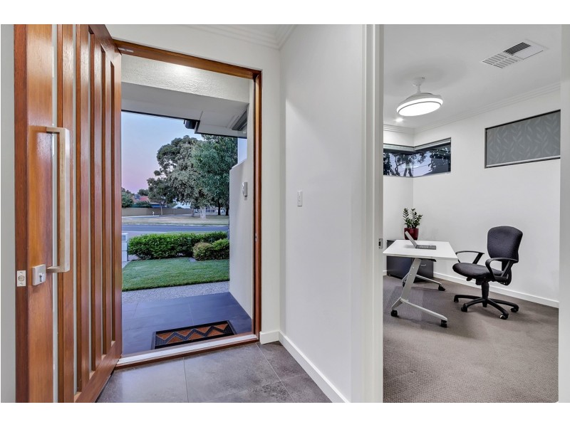 17 HMAS Australia Road, Henley Beach South SA 5022