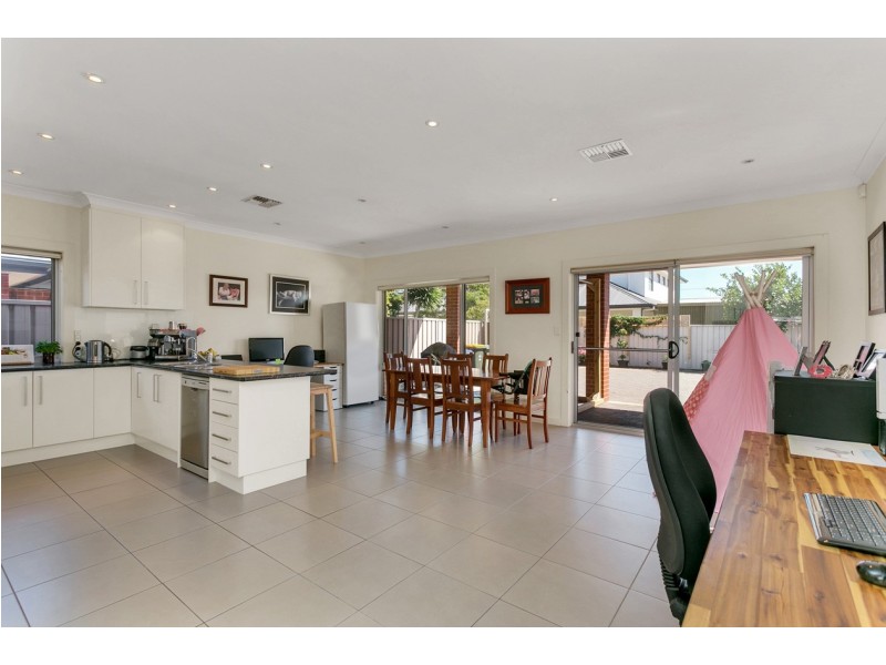 5 Winser Avenue, Seaton SA 5023