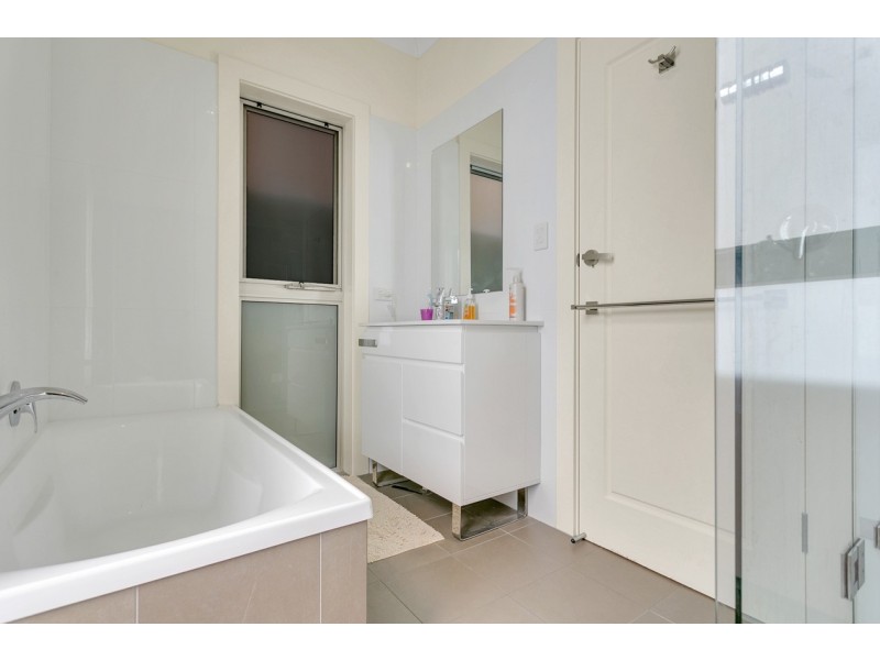5 Winser Avenue, Seaton SA 5023
