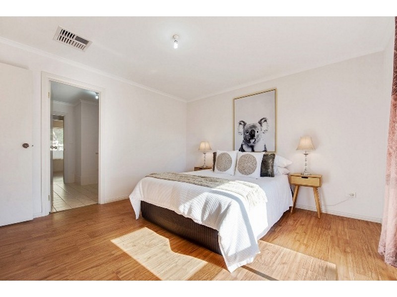 34 Kent Avenue, Clearview SA 5085