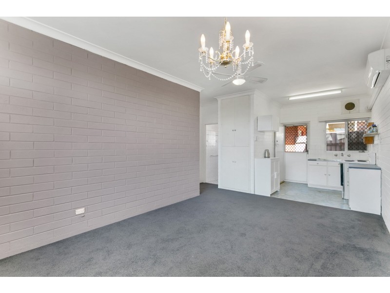 4, 19 Selkirk Ave, Seaton SA 5023