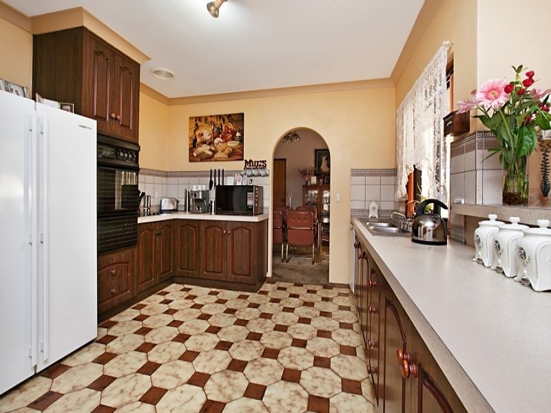 8 Hawaii Court, West Lakes SA 5021