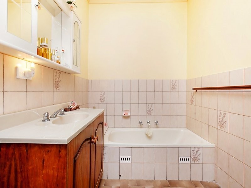 8 Hawaii Court, West Lakes SA 5021