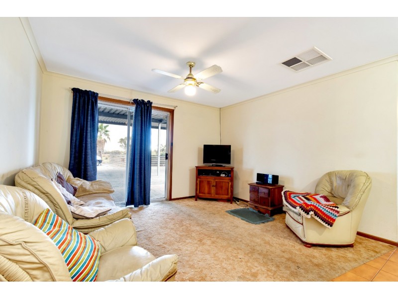 5 Lawrie Road, Lewiston SA 5501