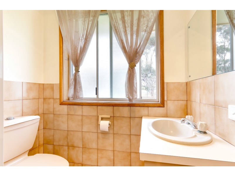 5 Lawrie Road, Lewiston SA 5501