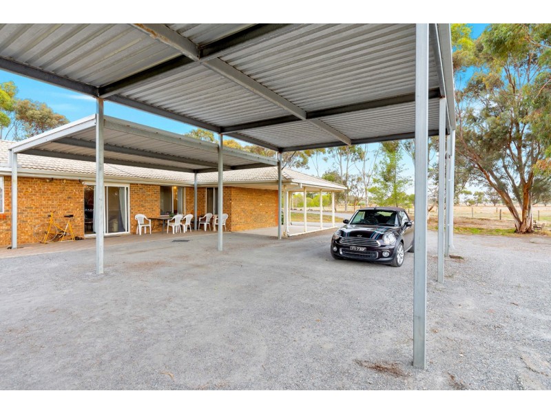 5 Lawrie Road, Lewiston SA 5501