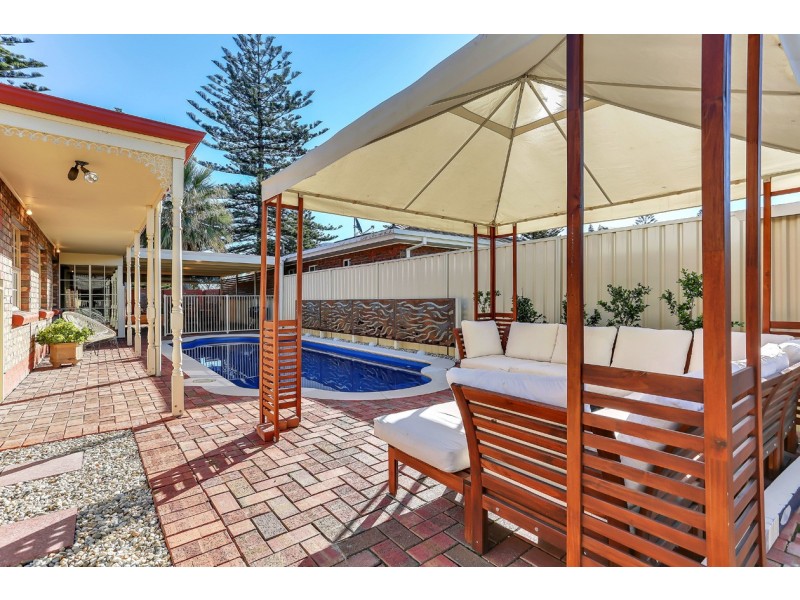 4 Foremost Court, North Haven SA 5018