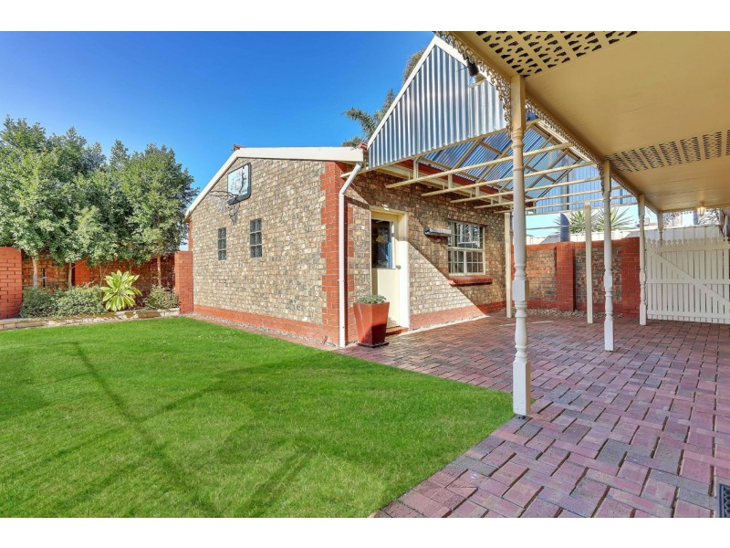4 Foremost Court, North Haven SA 5018