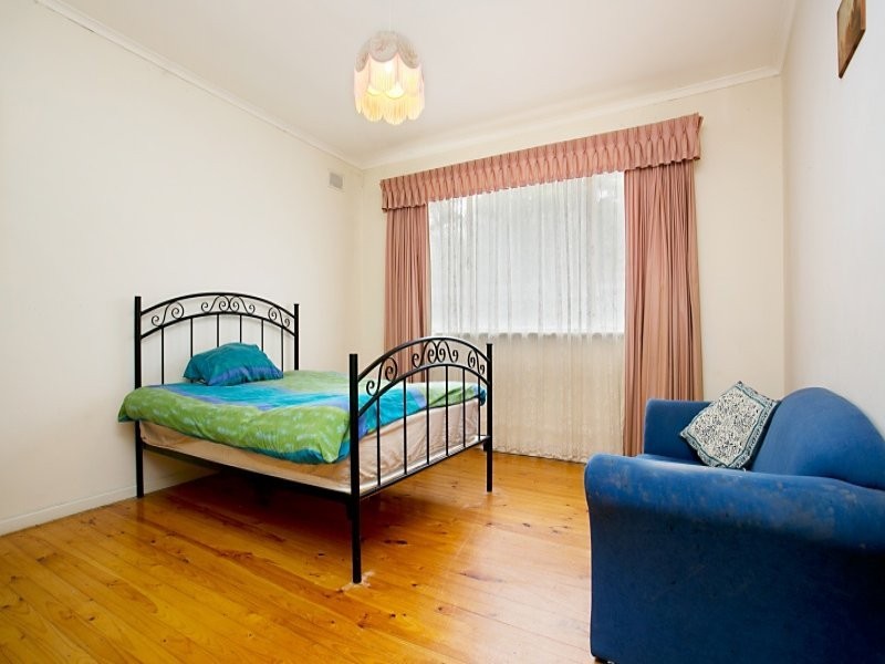 18 Fairway Street, Para Hills SA 5096