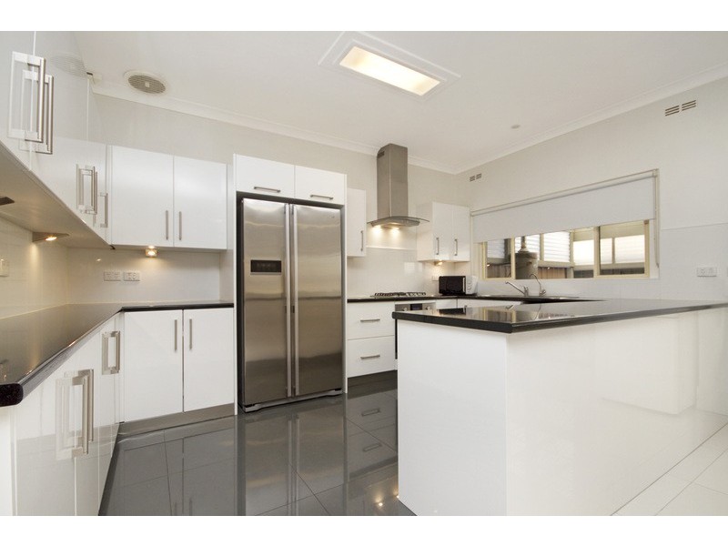 11 William Avenue, Henley Beach South SA 5022